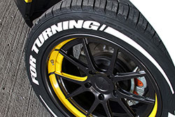 One of the many subtle styling modifications that Murray incorporated into the build are the tire lettering that says “For Turning” on the front tires and “For Burning” on the rear tires.