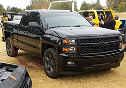 The 2014 Chevy Silverado 1500 features a 4.3L EcoTec3 V6 engine as its standard power plant