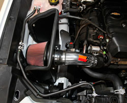 K&N 77-3089KP air intake installed in engine bay of 2015-2016 Chevy Colorado and GMC Canyon