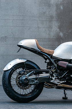 The Heinrich Maneuver BMW R nineT received a custom sub frame blending square and round section tubing