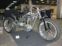 Custom motorycycle by Pete Pearson with Triumph single piston motor