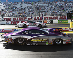 Shane Gray was all over the track forcing him to throw in the towel and Vincent Nobile advanced to the finals