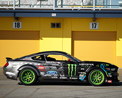 2016 Ford Mustang side view