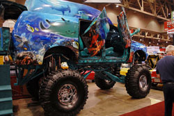 Ding Master's 2000 Ford Excursion at SEMA