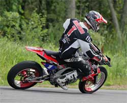 Ben Carlson going for 2nd AMA Supermoto Championship