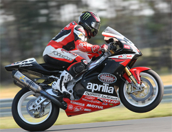 Aprilia RSV 1000R puts Chaz Davies on the podium during the final race of the season in New Jersey