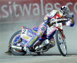 Jason Crump leads by 17 points as riders head into the final round of the 2009 World Speedway Championship Grand Prix at Bydgoszcz, Poland