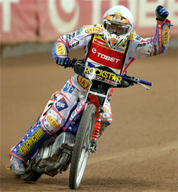 Jason Crump scores a perfect score in Cardiff for his fifth British title and a record breaking 21 Grand Prix wins