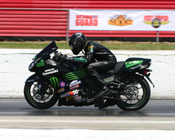 Teasley managed to switch between the nitrous bike and his nearly stock Supersport ZX14 to win that class as well