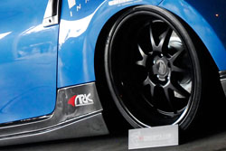 Conecpt One Wheels & R1 Custom Brake Rotors on SEMA Nissan 370z