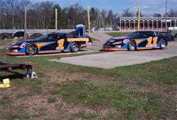 Father and son, Mike and Brandon Reichenberger have twin Super Late Model cars