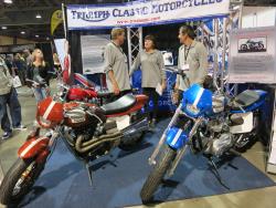 Klassische Triumph Motorräder auf der Long Beach internationalen Motorradmesse
